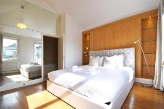 Flat E - Montagu Residence - 1