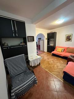 Peaceful family apartment in Budva - 2