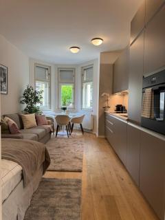 Luxury Apartment with Garden & Terrace - 0