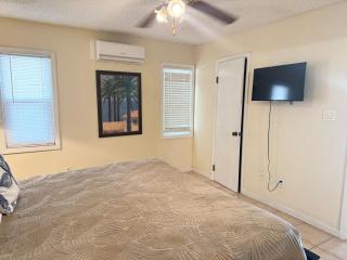 Waterfront 2-BR Home in Providenciales - 2
