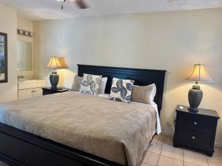 Waterfront 2-BR Home in Providenciales - Providenciales - 1