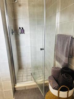 Morden Apartment near OR Tambo Airport - 3