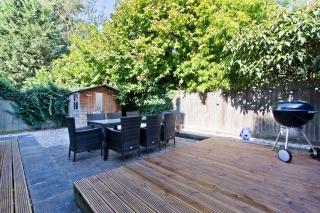 Lovely 3-Bed House with Spacious Garden in Oxshott - Oxshott - 2