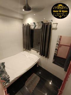 HOTEL IN UJJAIn - 4