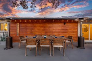 Family-Friendly Mid-Century Gem, 5 Min to Old Town - 5