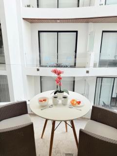 NEW Luxury Modern Condo by Menesse - 4