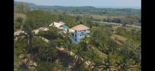 The Diamond House with Three Custom Suites - 9