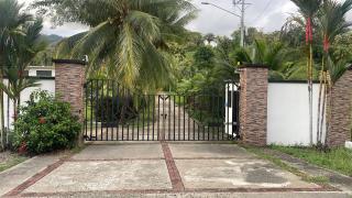 The Diamond House with Three Custom Suites - 4