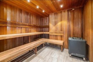 Elizabeth Skyview 2b2b walk to Melbourne Central, Library and Victoria market - 8