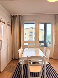 3-Bedroom Apartment with Sauna, balcony, FREE parking - 8