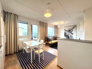 3-Bedroom Apartment with Sauna, balcony, FREE parking - 9