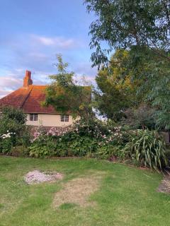Riverside country cottage - 7