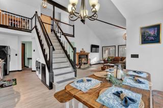 Fall and Winter Forest Retreat Private Spa, Sauna & Ski - 9