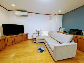 Oversized space for families free parking 2cars - 8