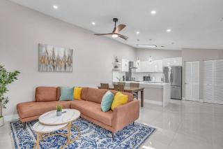 Modern and spacious 2BR 2BA Villa in Wellington - 0