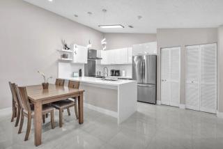 Modern and spacious 2BR 2BA Villa in Wellington - 6