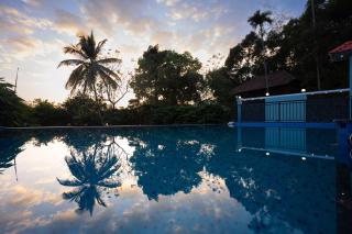 Lake Paradise Resort - 9