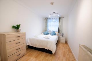 Tranquil 3BR in Stratford - 2