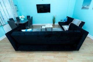 Tranquil 3BR in Stratford - 1