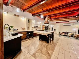 The Urban Chalet - 0
