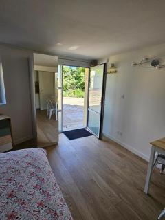 Studio cosy, avec entrée privée, calme, 15 min de Lyon, possibilité facture - 7