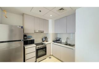 Yas Prime 1BR - Stylish Apartment in Heart of Yas Island Near Yas Mall & Marina - 2