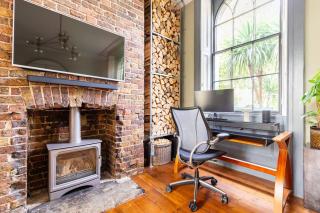 Historic Islington Townhouse with Courtyard Garden - 5