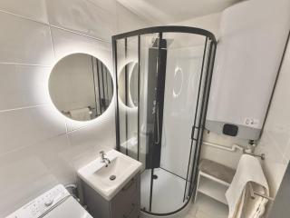 2 Bedrooms Seaside, Wifi & Linen, Equipped Kitchen - 4