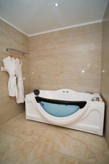 Pride Hotel & Convention Centre Indore - 8