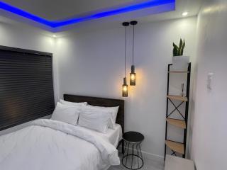 The Icons Lounge - Exclusive Penthouse in Fourways with Pool Table - 3