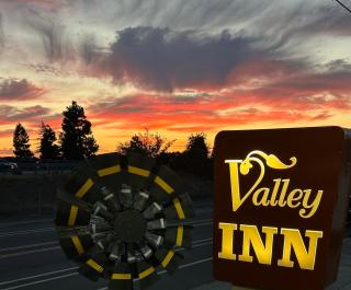 Valley Inn - 9