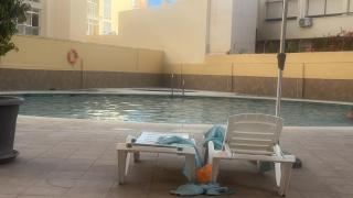 APARTAMENTO ESTUDIO LOFT en el Centro para 3 o 4 Personas Cama doble y sofá cama Check in a partir de las 15 y 30 min pm , check out hasta las 12 h con wifi Piscina impresionante con tumbonas y bar abierto de 12 a 20 pm Parking gratuito muy cercano - 9