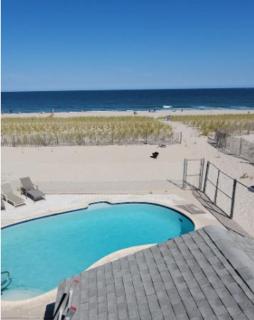 Oceanfront 2-Level Guest Suite + Private Beach + Pool - 0
