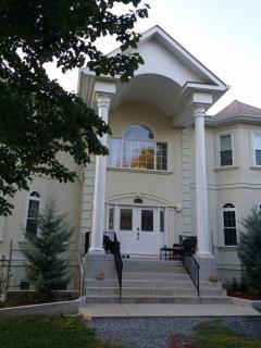 Suzi's-Luxurious 2 bedroom 2 bath apartment 1630SF - 0