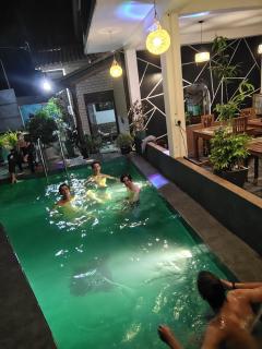 Peacock's Paradise Safari Hostel - 1