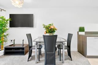 Stylish 2BR Flat near Catford Station - Easy Access to Central London - 4