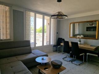 Flat in City Centre of Hyères ! - 0