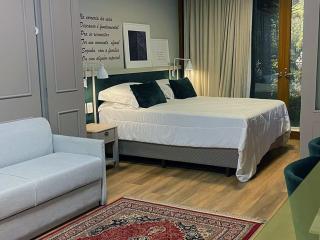 Locar in Gramado, Quarto em hotel, Natal-Luz, Quarto Bairro Planalto do Lago N, Aconchegante, frente para Lago N - 0