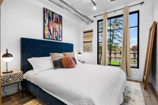 MoonlightShoresTC New Stylish condo 10 Roof Top Hot Tubs! Near downtown, beach, winery, golf, ski - 8