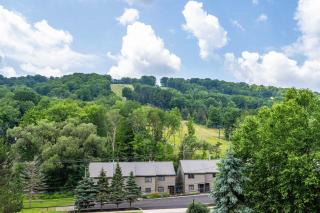3 Bedroom Townhouse Across from HoliMont - 3