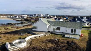 AEL-Y-BRYN-5 BED- DRAMATIC SEA VIEWS - Sleeps 12 - Trearddur - 0