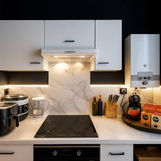 Cozy Family Apartment - Bus & Tram Right in Front - 8