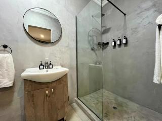 OR Tambo Guest Retreat Unit 3 - 9