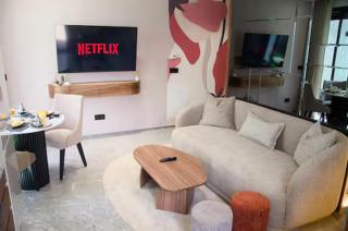 Luxurious Boho-Styled Duplex - Rooftop Sky Pool - 9