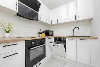 M&R Apartament Airport&Business Cybernetyki - underground garage - self check-in - fast Wi-Fi - 5 min from Chopin Airport - Warschau - 5