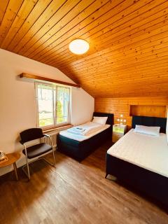 Dreibettzimmer mit eigenem Bad und Seeblick - 3