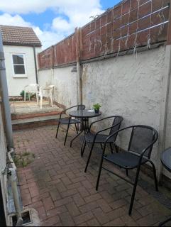 Kettering Town Vacations Free WiFi & Long stay Double & Single room available - 3