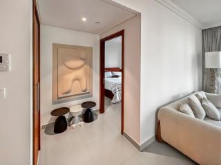 Luxury 1BR Dubai Mall Access and Pool with Burj View - 2