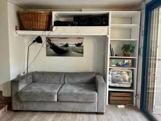 Joli studieux lumineux et aménagé avec accès piscine - 8