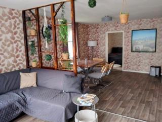 Nähe Plohn Park - FEWO mit Spielzimmer und Balkon sowie Doppelzimmer mit eigenem Bad - 1